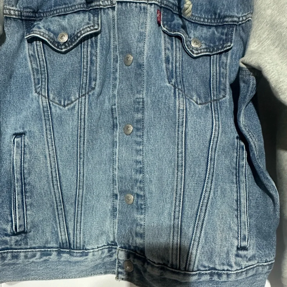 Levi's Hybrid Hoodie Vintage Fit Trucker Jacket - Picture 4 of 11